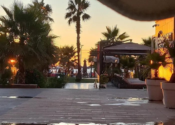 Neell アパート *