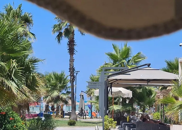 アパート Neell ゴーレム